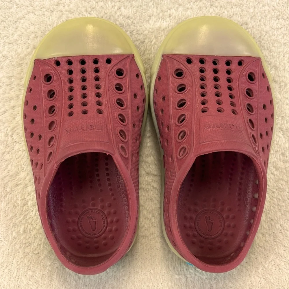 NATIVE Jefferson Glow In The Dark Slip On Shoes Purple Size 4